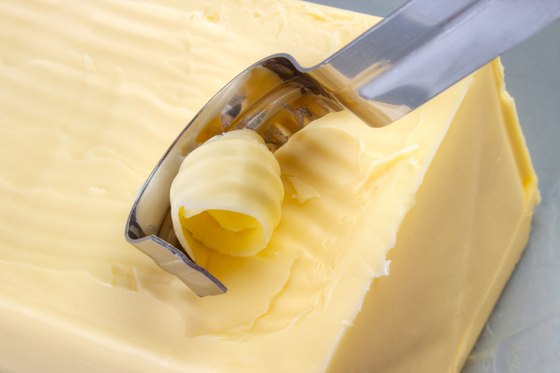 Comer margarina é pior do que comer manteiga: nutricionista explica a razão