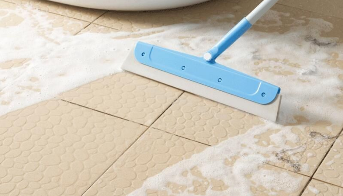 Azulejos e pisos encardidos limpos com uma mistura super eficaz