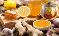 Xarope imunoestimulante de cebola, alho, gengibre e mel para problemas respiratórios