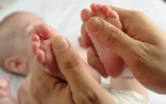 Descubra por que os pés dos bebês podem ser a chave para acalmar o choro