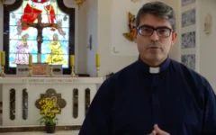 Padre pede dispensa da Igreja Católica ao saber que vai ser pai