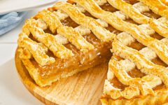 Torta de Maçã: Uma Viagem Sensorial pela Doçura e Tradição na Cozinha
