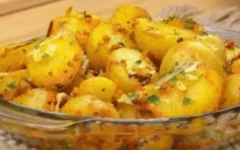 Batatas com Cebola: uma receita deliciosa que surpreende a todosBatatas com cebola